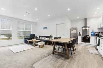 3/25 Devon Street East, New Plymouth