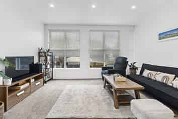 3/25 Devon Street East, New Plymouth