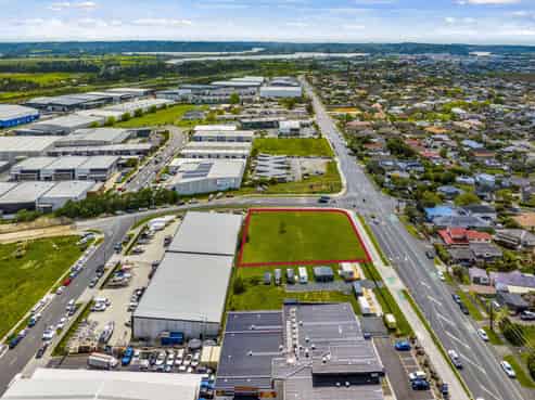 Corner industrial site – develop or land bank