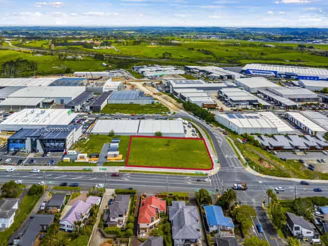 Corner industrial site – develop or land bank