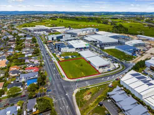 Corner industrial site – develop or land bank