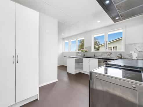 56 Kemble Close, Mangere