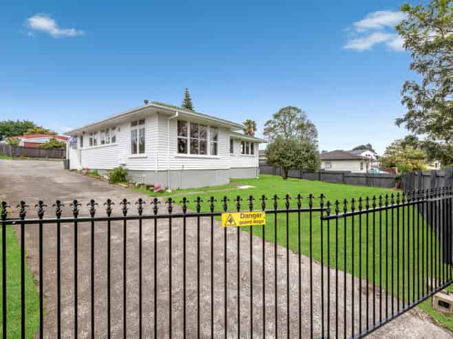 56 Kemble Close, Mangere East