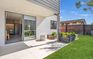 80A Shakespeare Road, Waltham