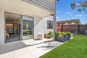 80A Shakespeare Road, Waltham