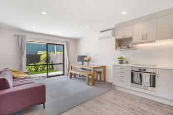 80A Shakespeare Road, Waltham