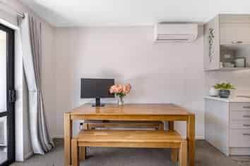 80A Shakespeare Road, Waltham