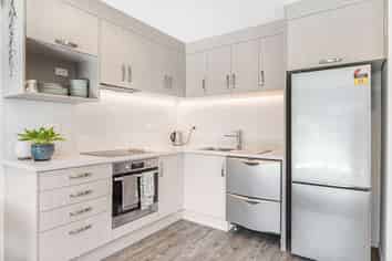 80A Shakespeare Road, Waltham