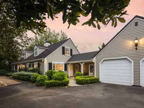 4 Pollock Drive, Chartwell