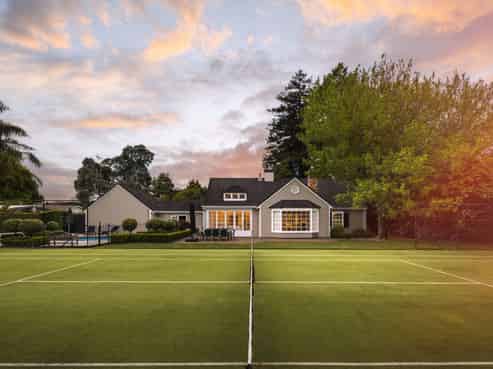 4 Pollock Drive, Chartwell