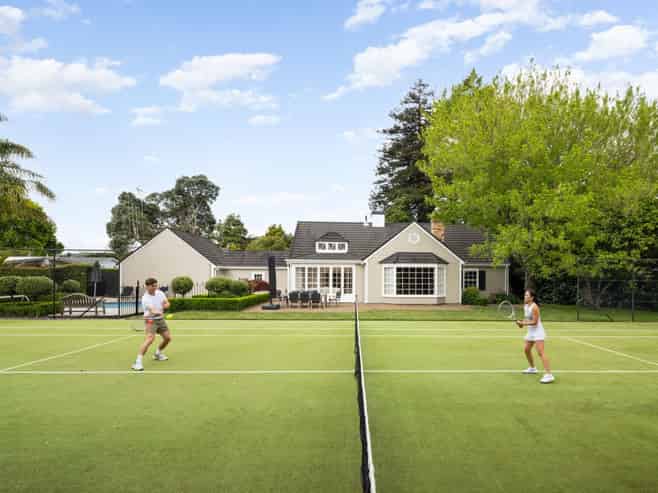 4 Pollock Drive, Chartwell