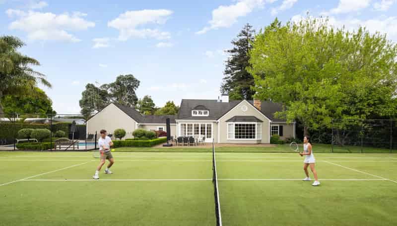 4 Pollock Drive, Chartwell