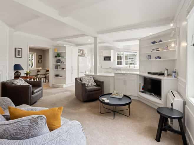 4 Pollock Drive, Chartwell