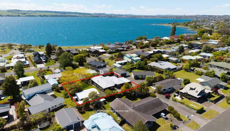 1 and 2/20 Stanley Street, Wharewaka