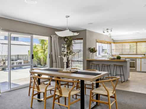 1 and 2/20 Stanley Street, Wharewaka