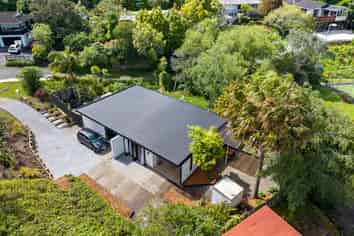 2/13 Kororo Street, Northcote