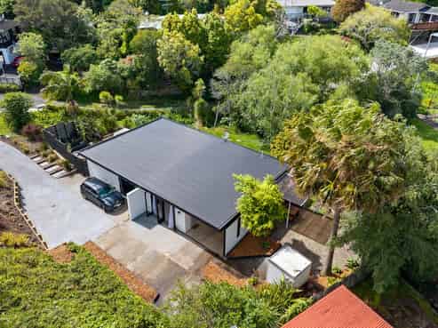 2/13 Kororo Street, Northcote