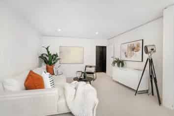 2/13 Kororo Street, Northcote