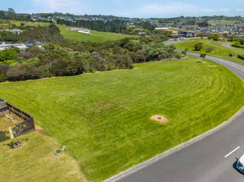 24 Sovereign Street, Flat Bush