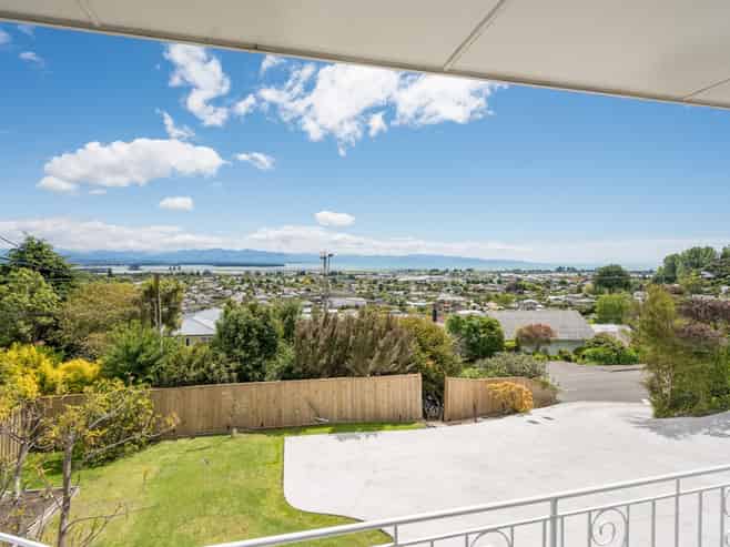 103 The Ridgeway, Stoke