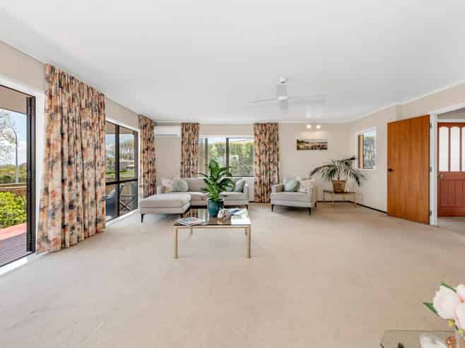 26 Puriri Road, Beachlands