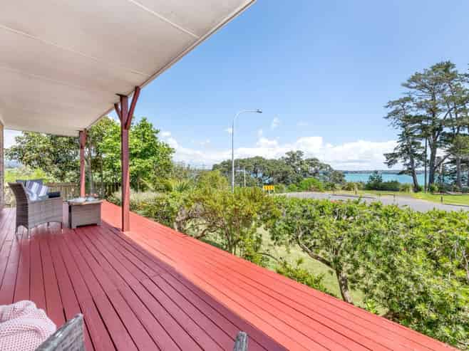 26 Puriri Road, Beachlands