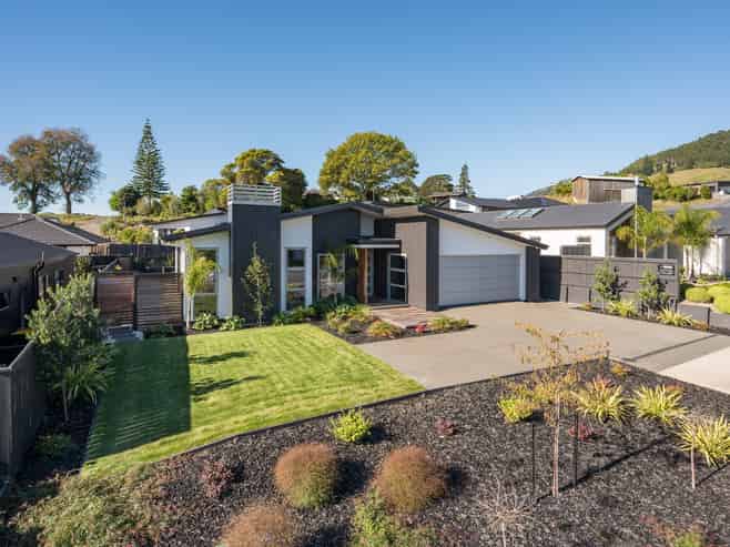 33 Hart Road, Richmond