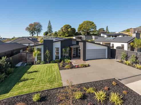 33 Hart Road, Richmond