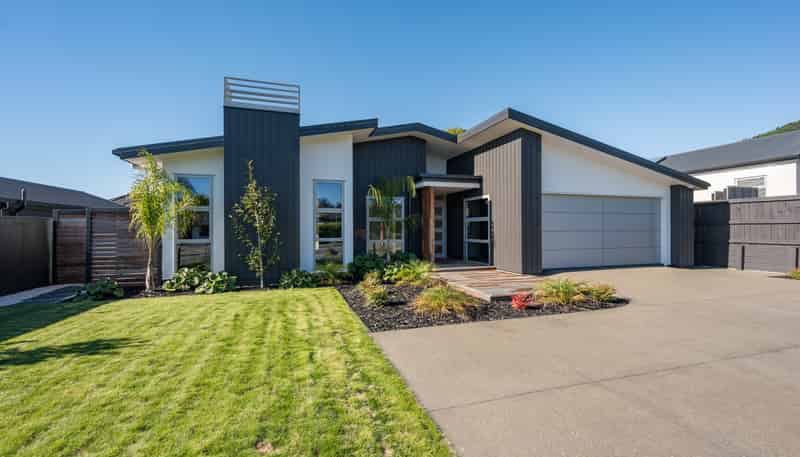 33 Hart Road, Richmond