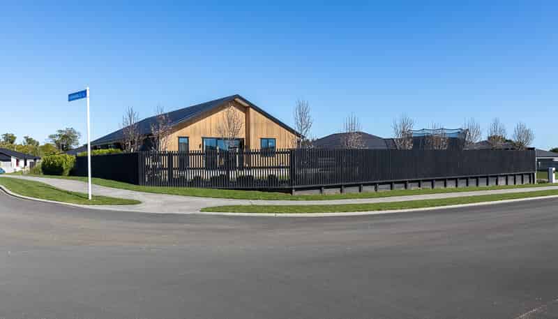 29 Honeyfield Drive, Whalers Gate