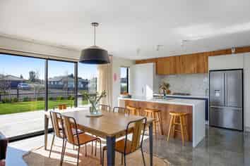 29 Honeyfield Drive, Whalers Gate