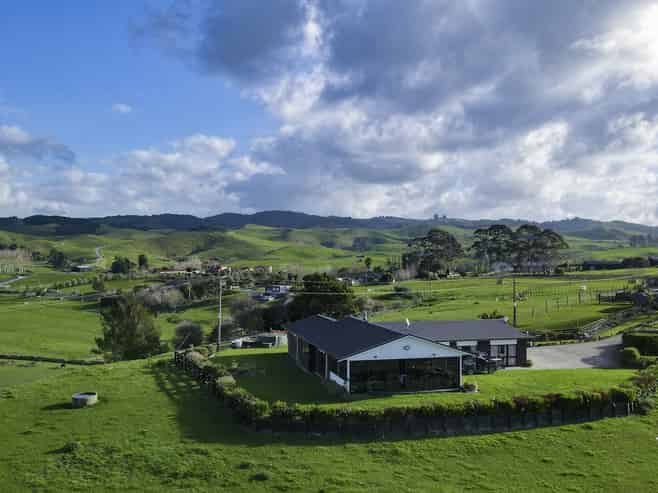 722 Back Miranda Road, Miranda