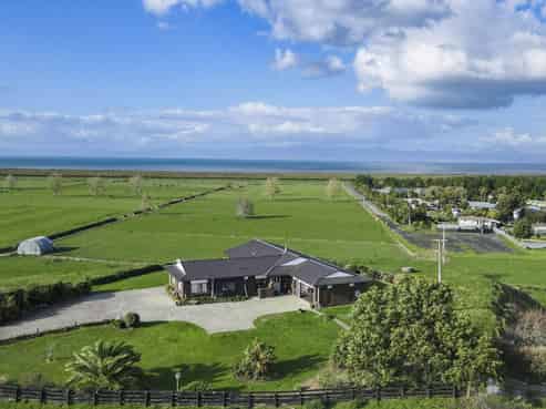 722 Back Miranda Road, Miranda