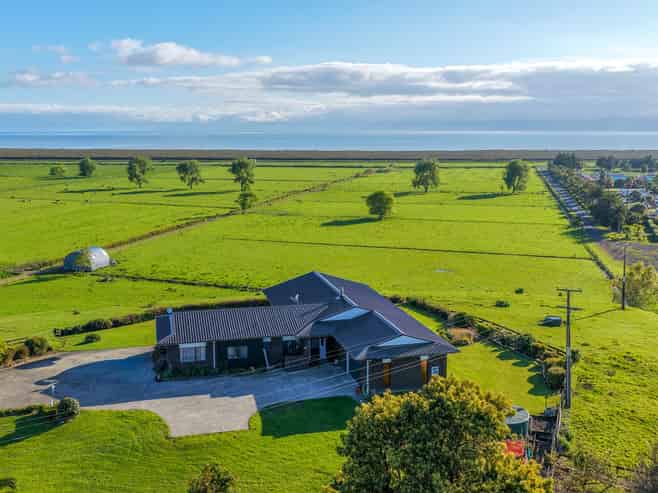 722 Back Miranda Road, Miranda