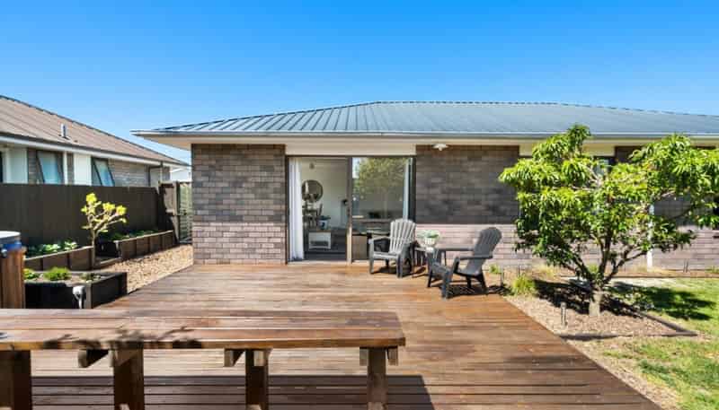111A Gilberthorpes Road, Hei Hei