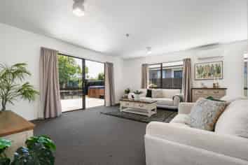 111A Gilberthorpes Road, Hei Hei