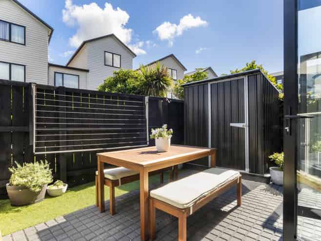 8 Kerewhenua Crescent, Hobsonville