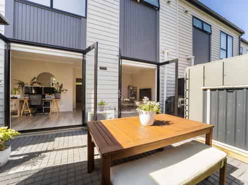 8 Kerewhenua Crescent, Hobsonville