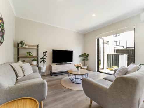 8 Kerewhenua Crescent, Hobsonville