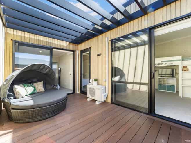 8 Kerewhenua Crescent, Hobsonville