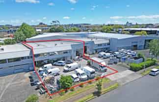 790M² INDUSTRIAL PROPERTY WITH YARD
