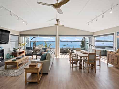 2/62 The Parade, Bucklands Beach