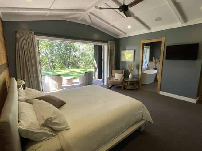 54 Nilgiri Road, Poraiti