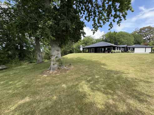 54 Nilgiri Road, Poraiti