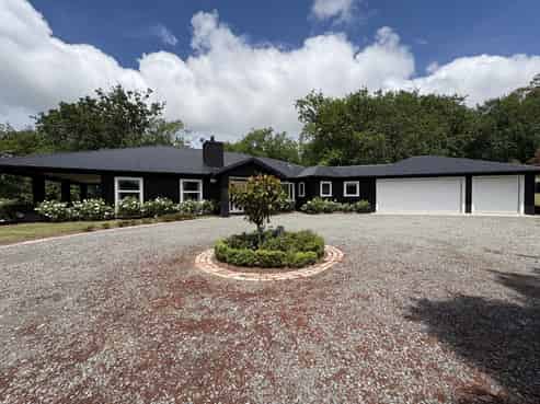 54 Nilgiri Road, Poraiti