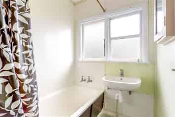 1/18 Eldon Grove, Taita