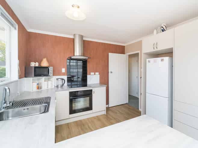 28 Karamea Crescent, Kelvin Grove