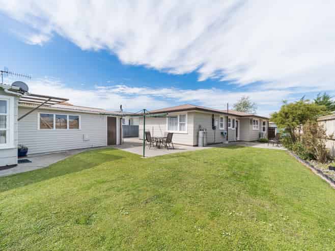 28 Karamea Crescent, Kelvin Grove