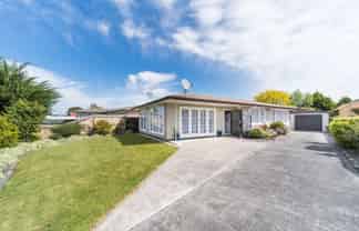 28 Karamea Crescent, Kelvin Grove