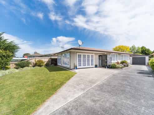 28 Karamea Crescent, Kelvin Grove